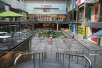 48. Mall