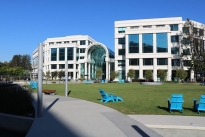 25. Plaza