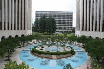 18. Plaza