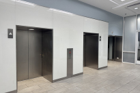76. 21031 Bldg  Lobby